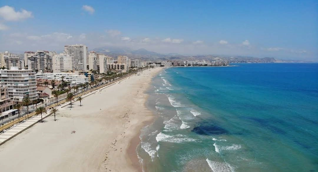 Пляж "Плайя де Мучависта"