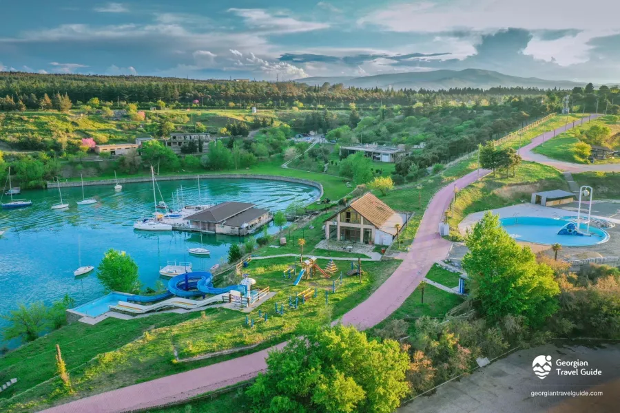თბილისის საზღვაო კლუბი (Тбилисский Морской клуб) в Тбилиси: Бассейн, Дайвинг, Катер, Вода,