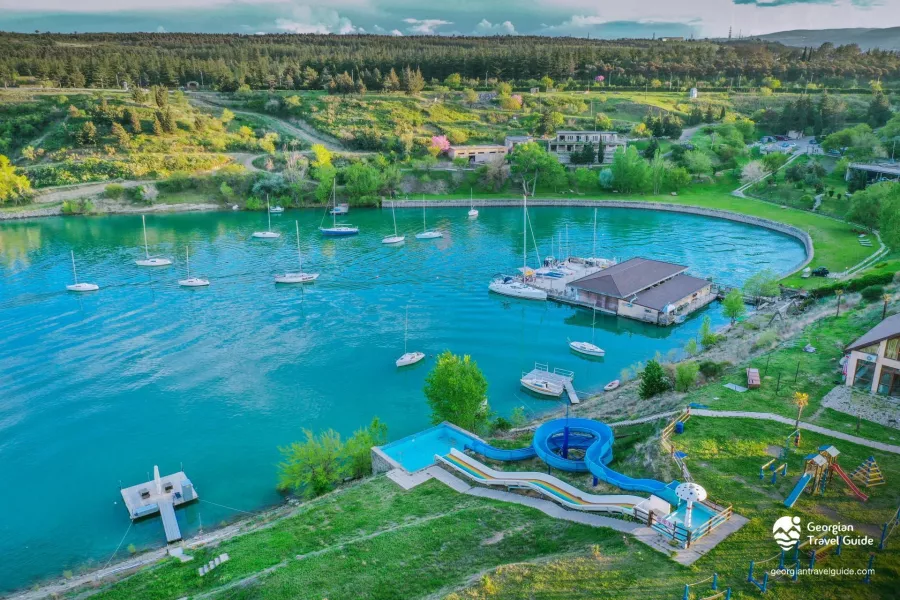 თბილისის საზღვაო კლუბი (Тбилисский Морской клуб) в Тбилиси: Бассейн, Водные Лыжи, Парусные Лодки, Катеры, Дайвинг, Чилим,
