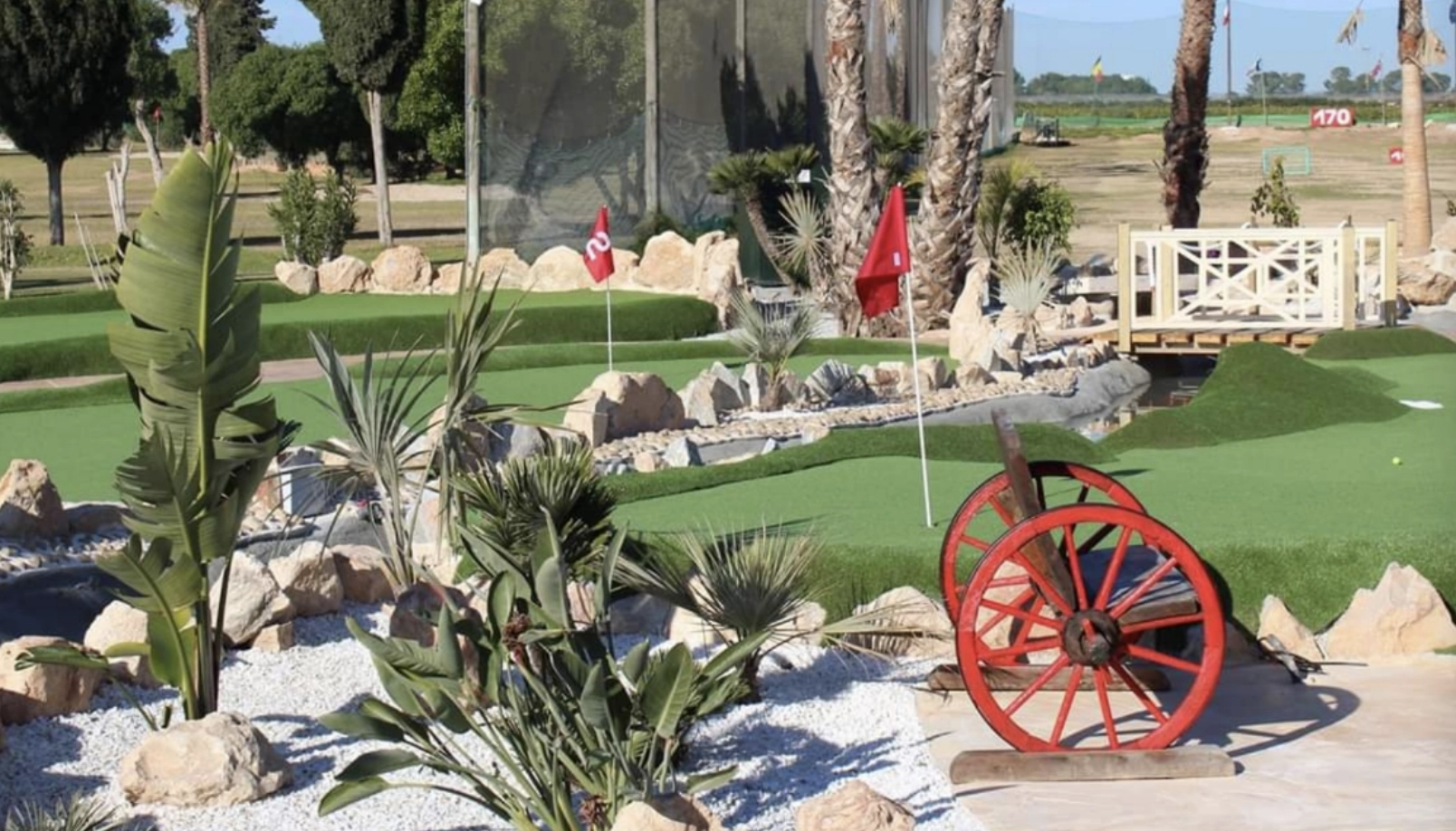 Плащадка для игры в мини гольф "Greenlands Sport Club"