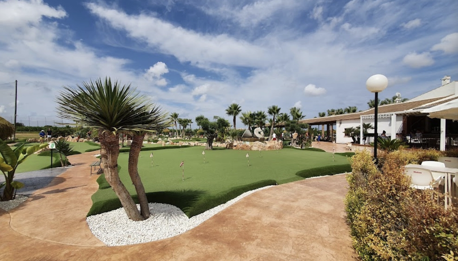 Плащадка для игры в мини гольф "Greenlands Sport Club"