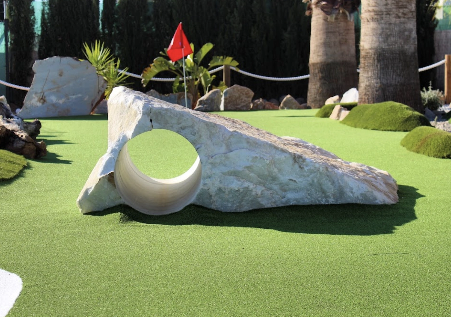 Плащадка для игры в мини гольф "Greenlands Sport Club"