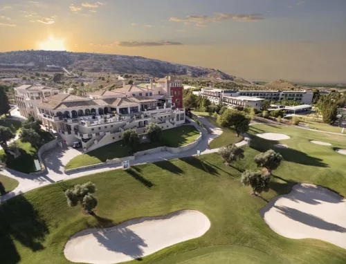 Школа и поле для гольфа La Finca Golf в Торревьехе