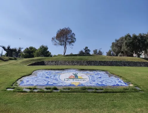 Школа и поле для гольфа "La Finca Golf"