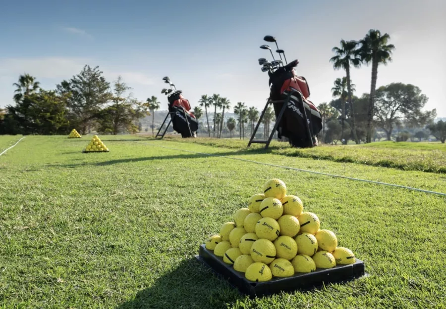 Школа и поле для гольфа La Finca Golf в Торревьехе: Гольф, Игры, Учимся,