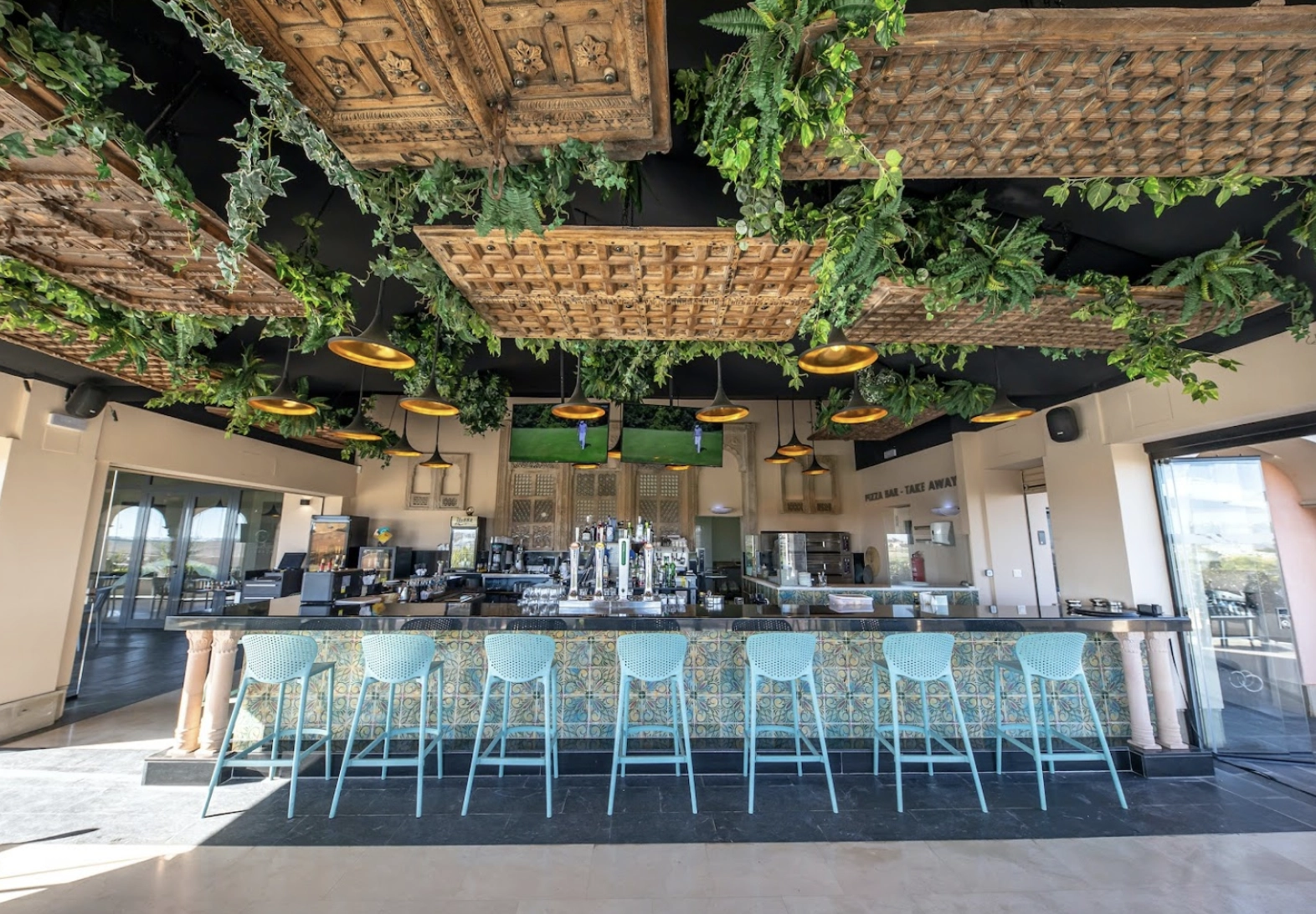 Школа и поле для гольфа "La Finca Golf"