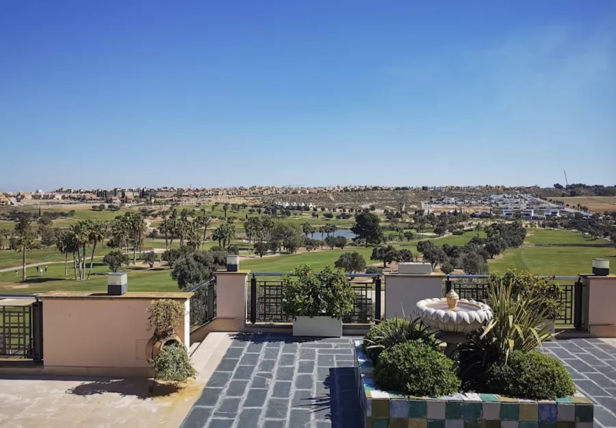 Школа и поле для гольфа La Finca Golf в Торревьехе: Гольф, Игры, Учимся,