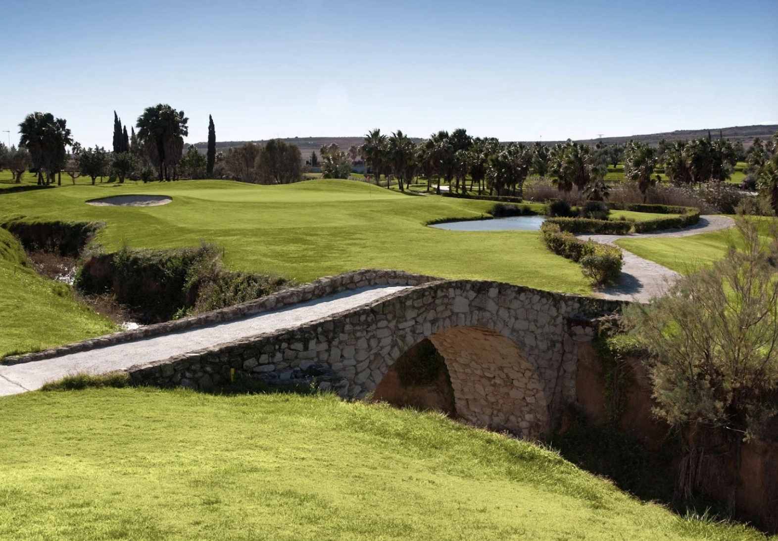 Школа и поле для гольфа "La Finca Golf"