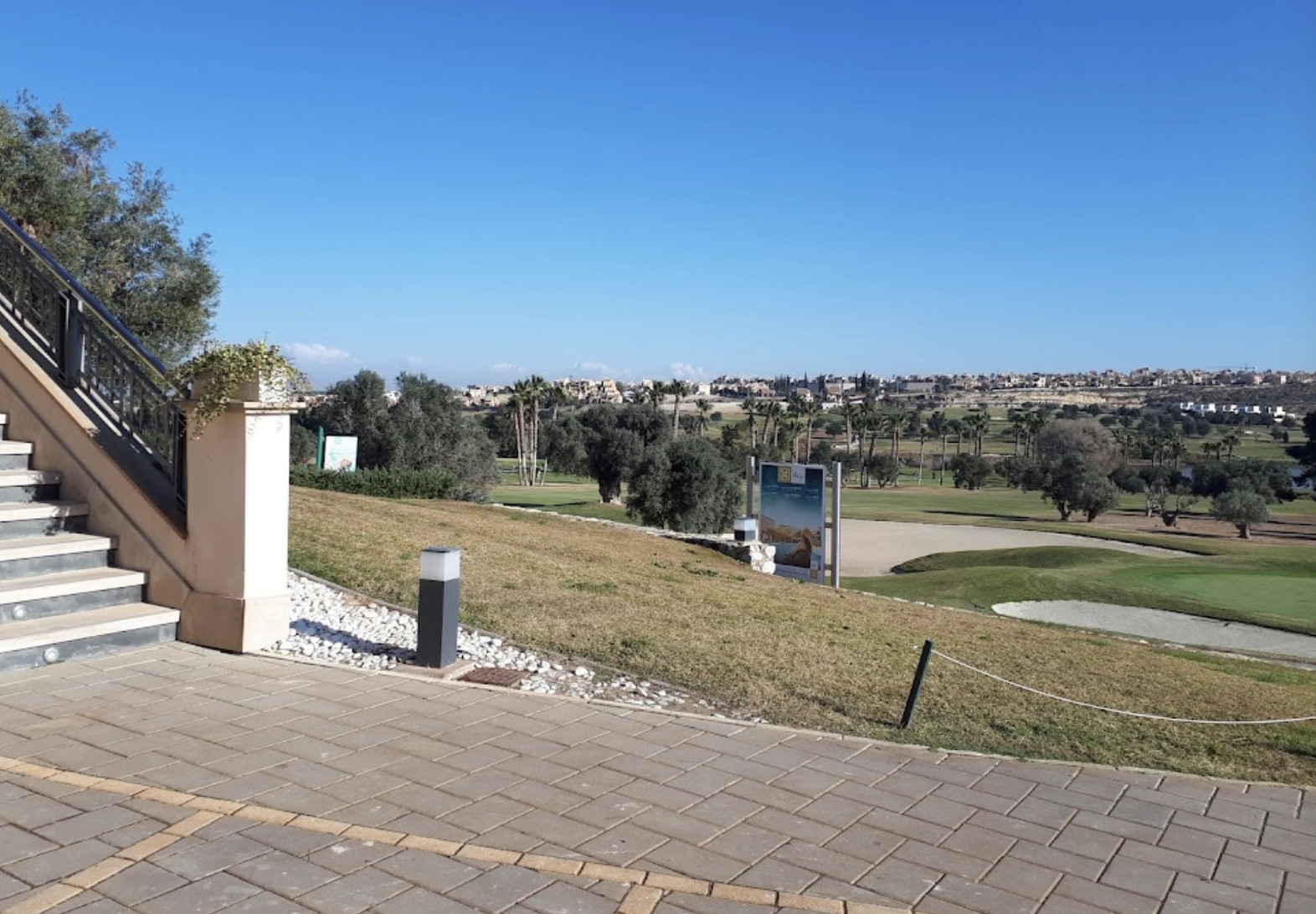 Школа и поле для гольфа "La Finca Golf"
