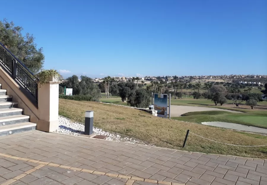Школа и поле для гольфа La Finca Golf в Торревьехе: Гольф, Игры, Учимся,