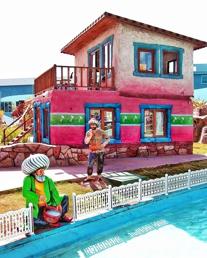 Парк Masal Parkı в Анталии: Скульптура, Парк, Развлечение, Игры,