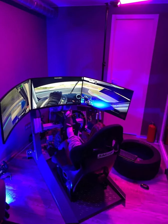 Гоночные симуляторы SIMRIDER в Санкт-Петербурге: Мотоклуб, Гонки, Симулятор, Байк,