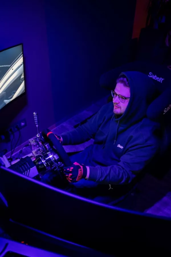Гоночные симуляторы SIMRIDER в Санкт-Петербурге: Мотоклуб, Гонки, Симулятор, Байк,