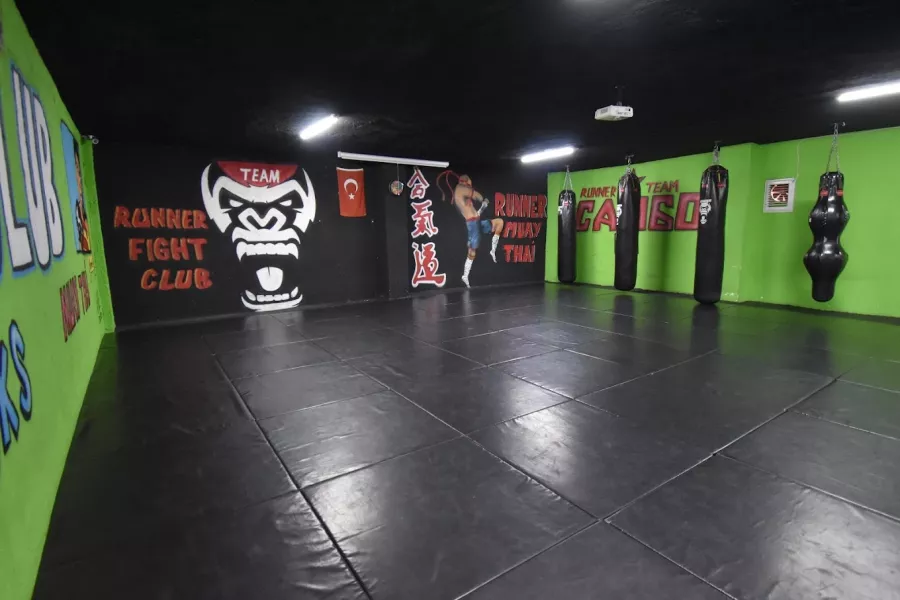 Тренажерный зал RUNNER FITNESS CENTER FIGHT CLUB в Анталии: Развитие, Дзюдо, Тайский бокс, Бодибилдинг,