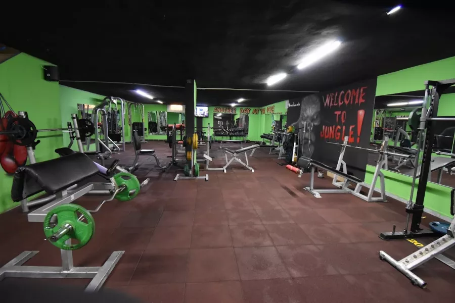 Тренажерный зал RUNNER FITNESS CENTER FIGHT CLUB в Анталии: Развитие, Дзюдо, Тайский бокс, Бодибилдинг,