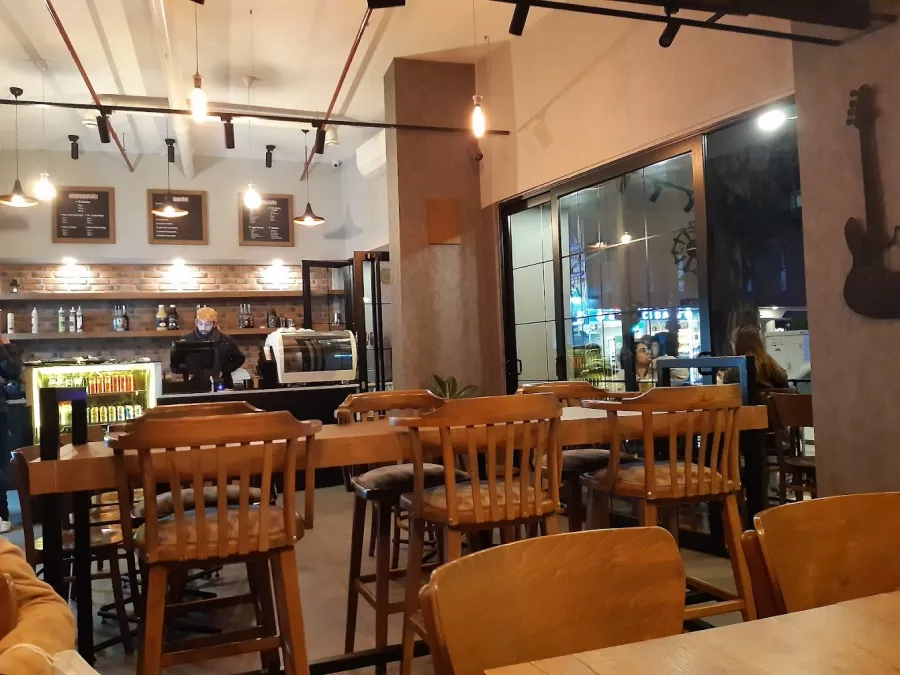 Бургерная Manjoo Burger Restaurant & Coffee в Анталии: Кафе, Напитки, Фастфуд, Еда,