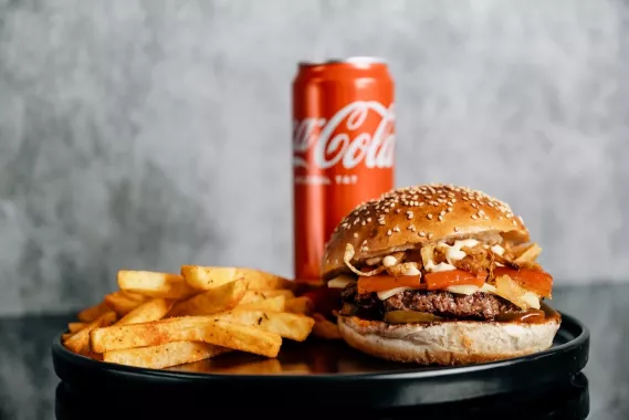 Бургерная "Manjoo Burger Restaurant & Coffee"