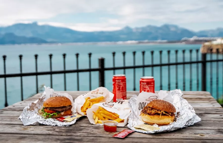 Бургерная Manjoo Burger Restaurant & Coffee в Анталии: Кафе, Напитки, Фастфуд, Еда,