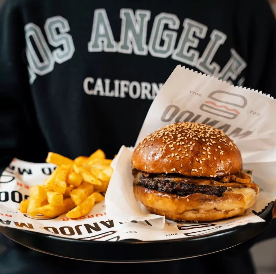 Бургерная Manjoo Burger Restaurant & Coffee в Анталии: Кафе, Напитки, Фастфуд, Еда,