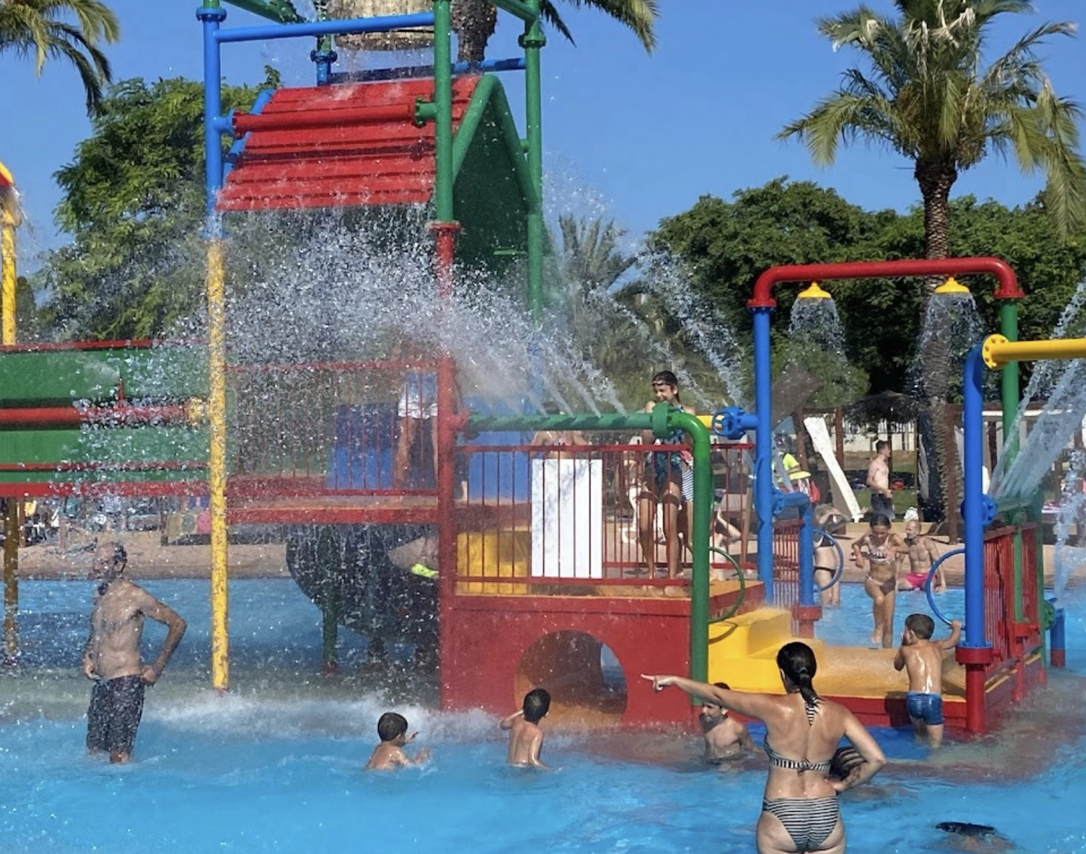 Аквапарк "Акваполис"