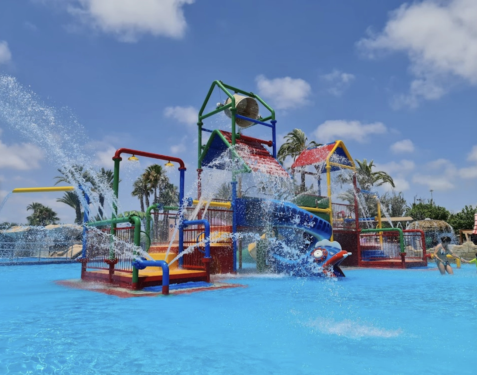 Аквапарк "Акваполис"