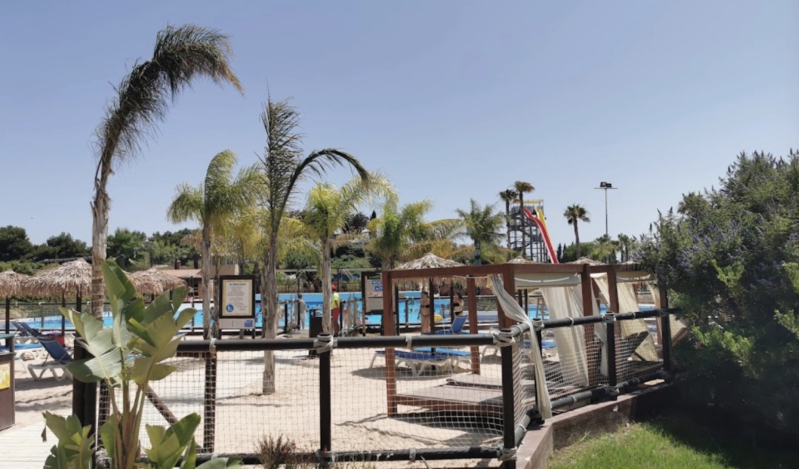 Аквапарк "Акваполис"