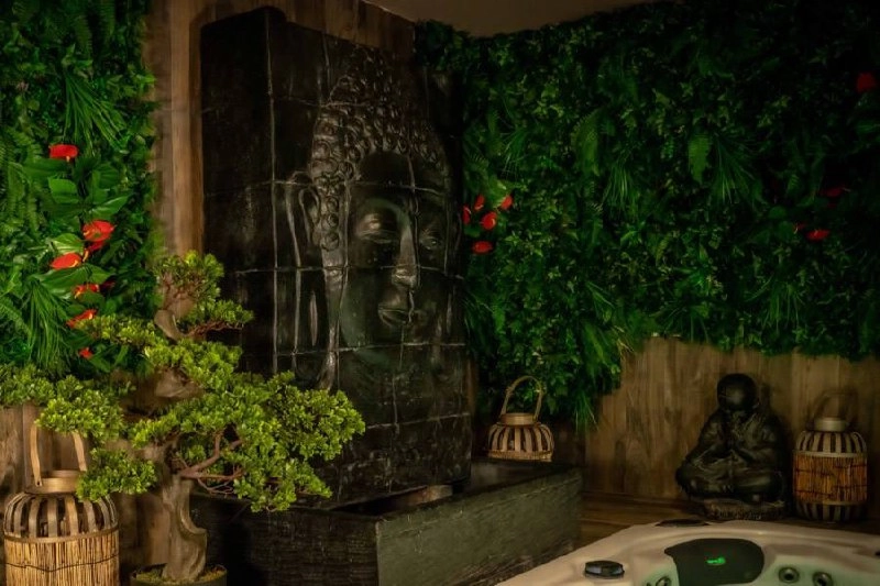 SPA LUXURY PARIS в Париже: Спа-центр, Массаж, Джакузи, Сауна, Бассейн,