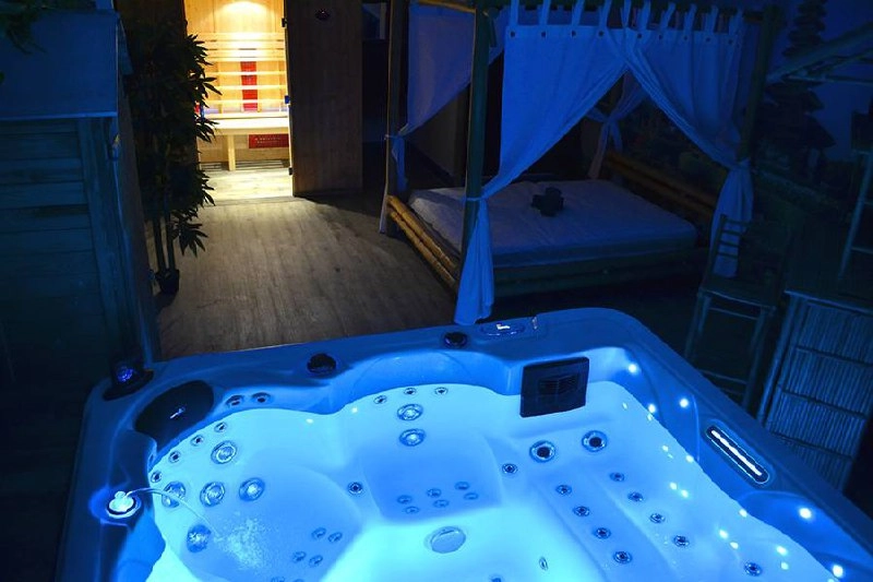 SPA LUXURY PARIS в Париже: Спа-центр, Массаж, Джакузи, Сауна, Бассейн,