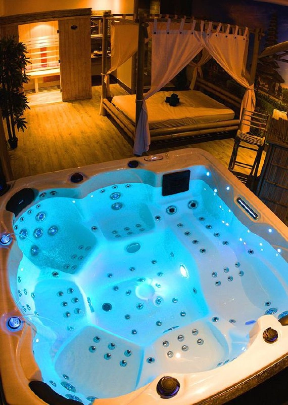 SPA LUXURY PARIS в Париже: Спа-центр, Массаж, Джакузи, Сауна, Бассейн,