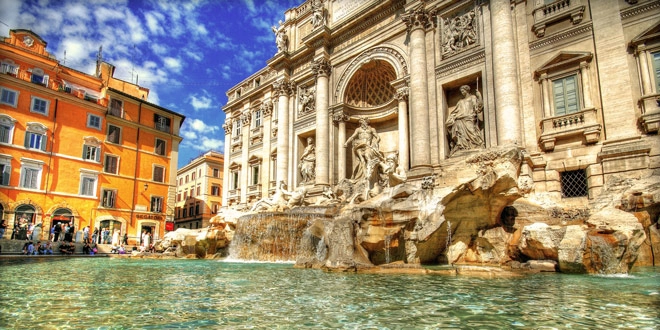 Фонта́н Тре́ви (итал. Fontana di Trevi) в Риме: Старый город, История Италии, Архитектура ,