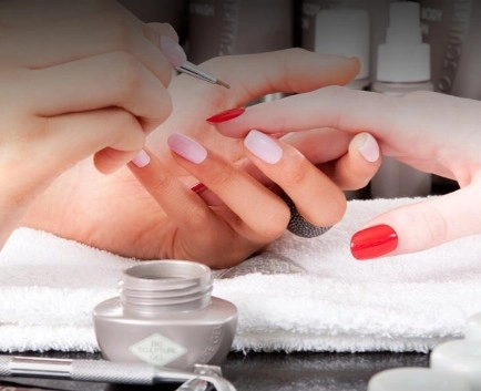 Салон красоты Angel Beauty Lounge в Риме: Ресницы, Массаж, Маникюр, Педикюр,