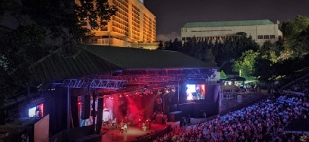 Амфитеатр Cemil Topuzlu Open Air Theatre в Стамбуле: Амфитеатр, Концерт,