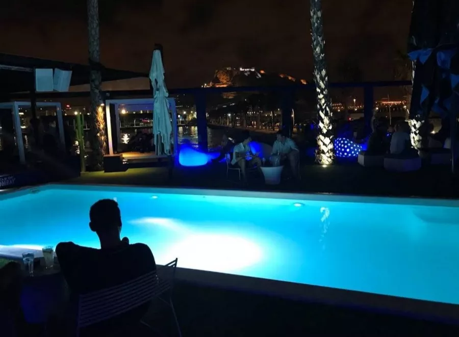 Клуб Marmarela Mediterranean Cocktail Club в Аликанте: Дискотека, Клуб, Алкоголь, Напитки, Танцпол,