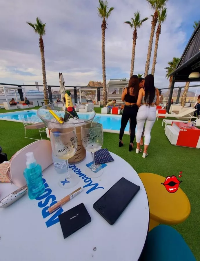 Клуб Marmarela Mediterranean Cocktail Club в Аликанте: Дискотека, Клуб, Алкоголь, Напитки, Танцпол,