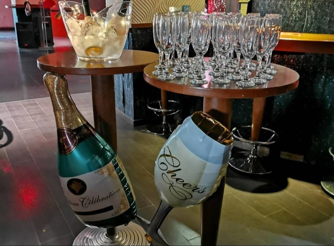 Клуб "KARAOKE FEELING'S"