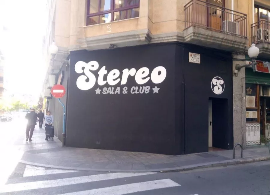 Клуб Sala Stereo в Аликанте: Клубы, Диско, Тусовки, Веселье, Алкоголь, Ночь, Танцпол , Напитки,