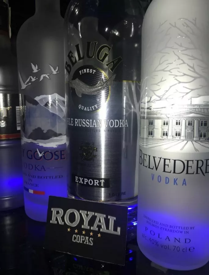 Клуб Royal Night Club в Аликанте: Дискотека, Клуб, Алкоголь, Напитки, Танцпол,