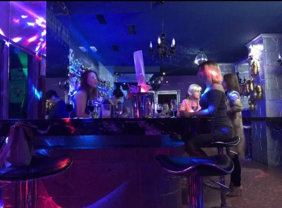 Клуб Royal Night Club в Аликанте: Дискотека, Клуб, Алкоголь, Напитки, Танцпол,