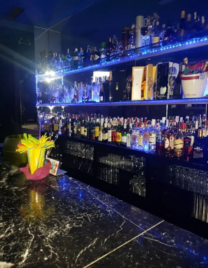 Клуб Royal Night Club в Аликанте: Дискотека, Клуб, Алкоголь, Напитки, Танцпол,