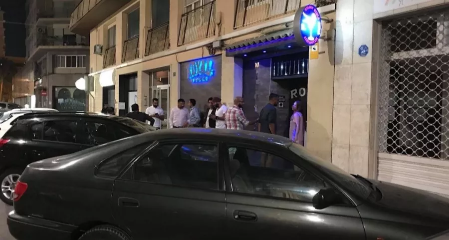 Клуб Royal Night Club в Аликанте: Дискотека, Клуб, Алкоголь, Напитки, Танцпол,