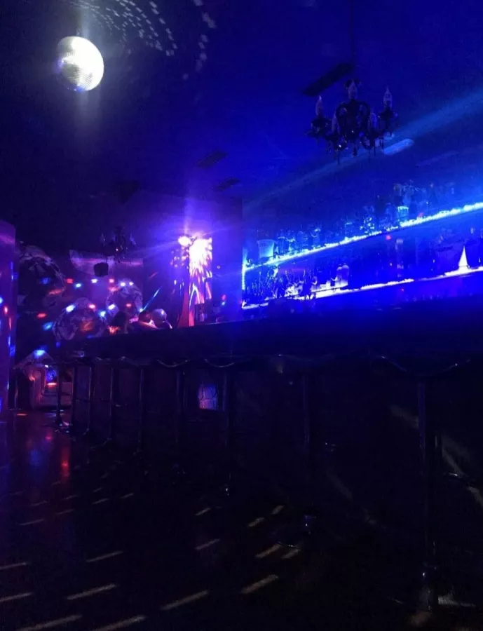 Клуб Royal Night Club в Аликанте: Дискотека, Клуб, Алкоголь, Напитки, Танцпол,