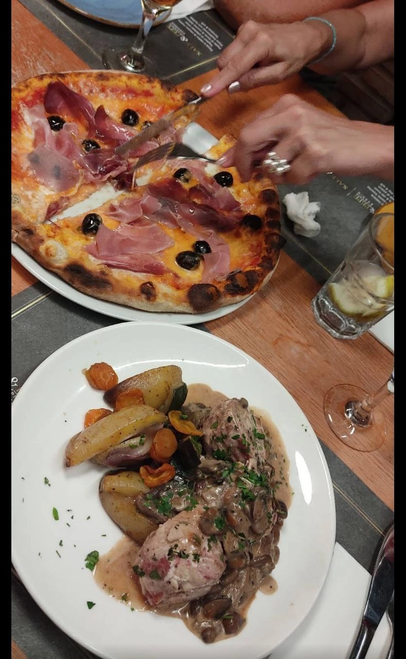 Клуб "Café Pub La Historia"