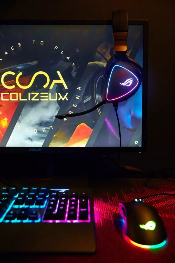Компьютерный клуб Colizeum в Санкт-Петербурге: Киберспорт, Компьютерные игры, Развлечения,