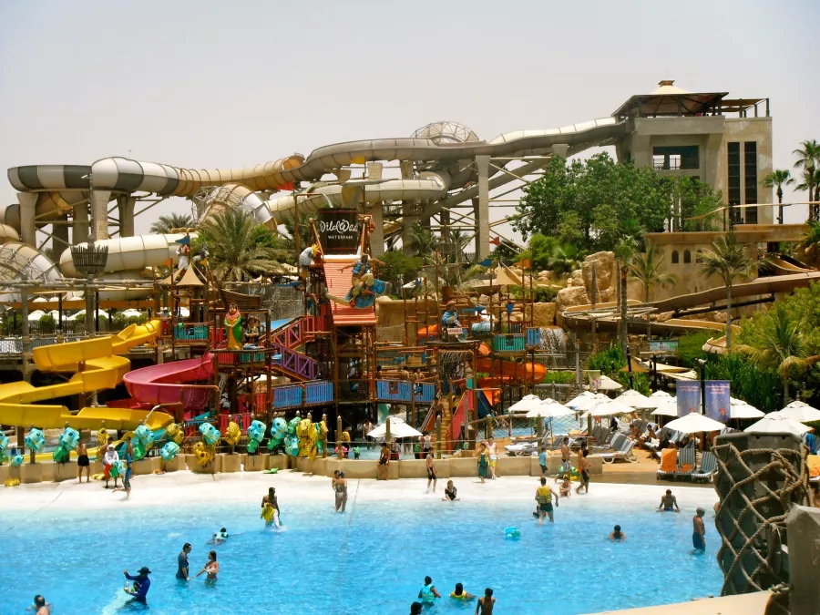 Аквапарк Wild Wadi Waterpark в Дубаи: Аквапарк, Водные горки, Развлечения для всей семьи, Доступ для инвалидов, Маказины, Кафе, Водные развлечения,