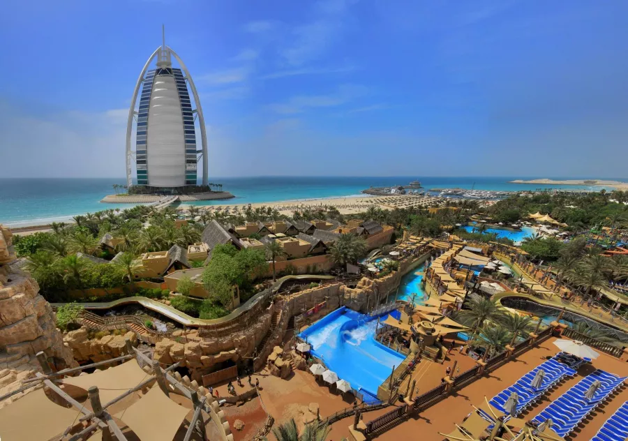 Аквапарк Wild Wadi Waterpark в Дубаи: Аквапарк, Водные горки, Развлечения для всей семьи, Доступ для инвалидов, Маказины, Кафе, Водные развлечения,
