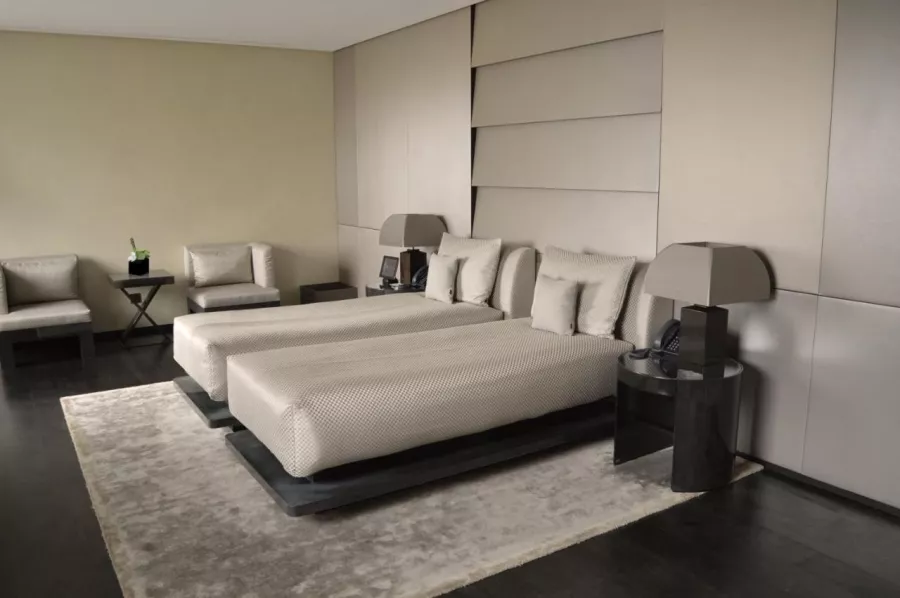 Отель Armani Hotel Milano 5* в Милане: Armani отель, Премиум отель, Бассейн, Фитнесс, Гидромассаж, Шведский стол,