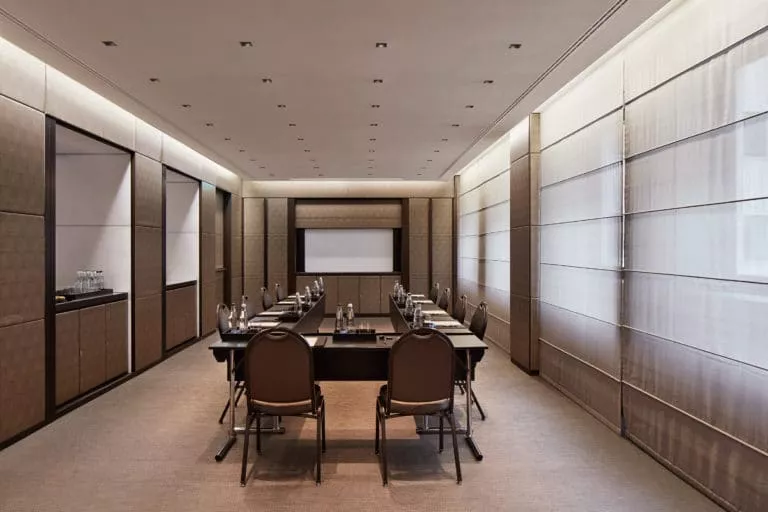 Отель Armani Hotel Milano 5* в Милане: Armani отель, Премиум отель, Бассейн, Фитнесс, Гидромассаж, Шведский стол,
