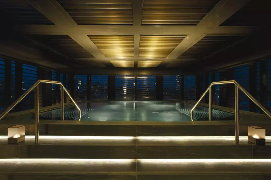 Отель Armani Hotel Milano 5* в Милане: Armani отель, Премиум отель, Бассейн, Фитнесс, Гидромассаж, Шведский стол,