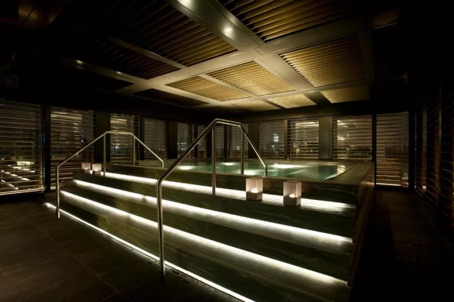 Отель Armani Hotel Milano 5* в Милане: Armani отель, Премиум отель, Бассейн, Фитнесс, Гидромассаж, Шведский стол,