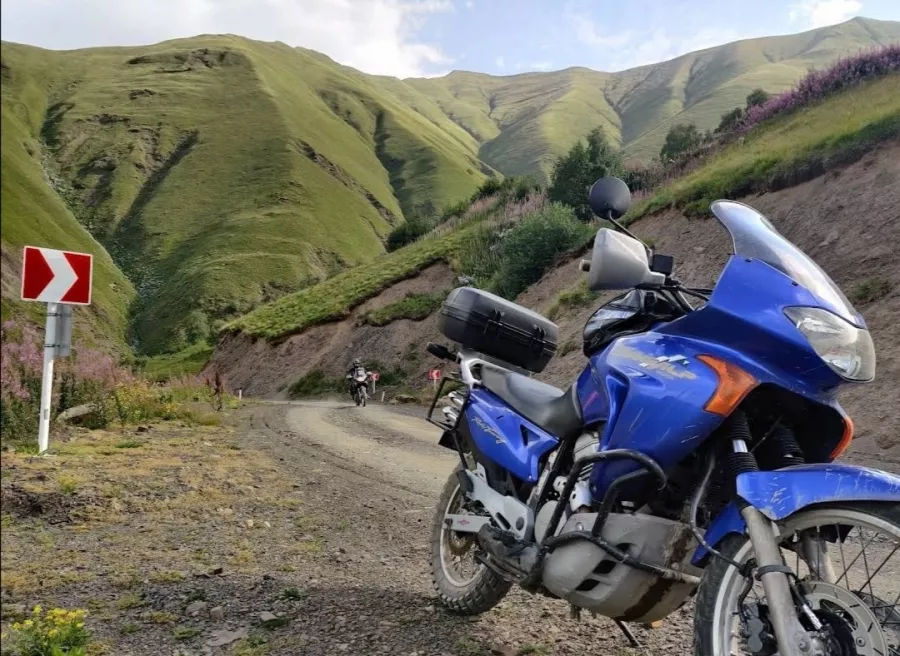მოტოციკლის გაქირავება Moto Rent Georgia (Прокат мотоциклов Moto Rent Georgia) в Тбилиси: Прокат Мотоциклов, Прокат Велосипедов, Туры, Трансфер На Машине, Услуги Профессионального Гида, Мотоэкскурсии,